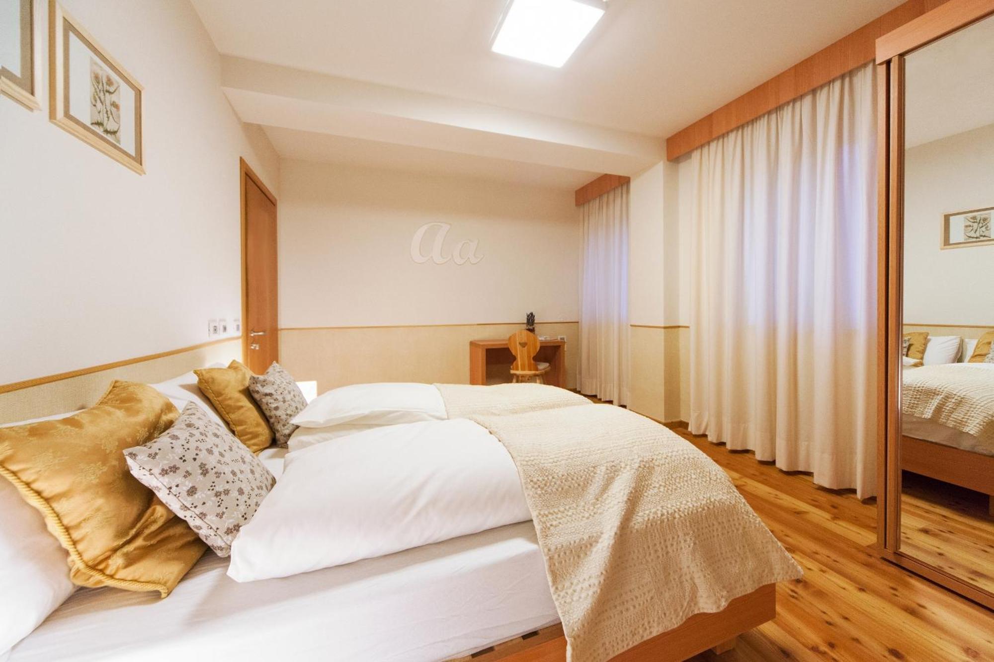 Hotel Lumen Falcade Habitación foto